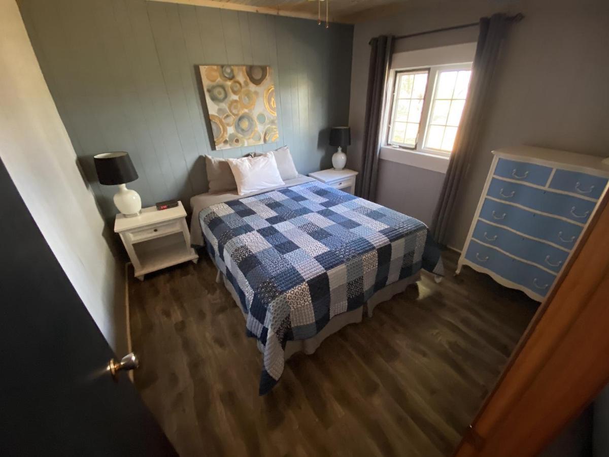 Rustico The Pines Motel And Cottages מראה חיצוני תמונה