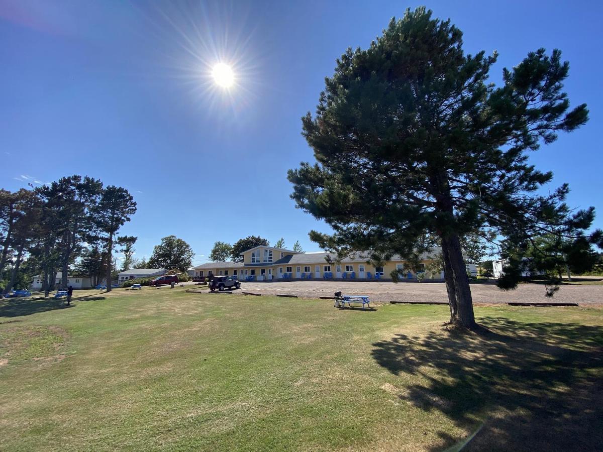 Rustico The Pines Motel And Cottages מראה חיצוני תמונה