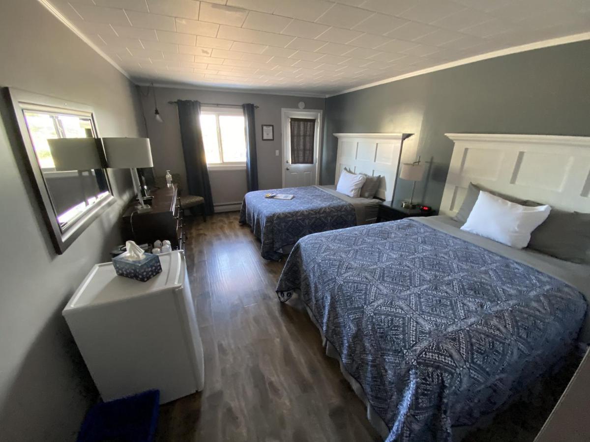 Rustico The Pines Motel And Cottages מראה חיצוני תמונה